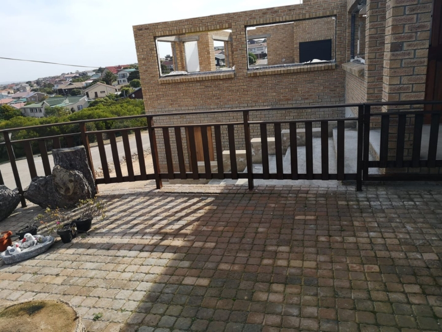 4 Bedroom Property for Sale in Dana Bay Western Cape
